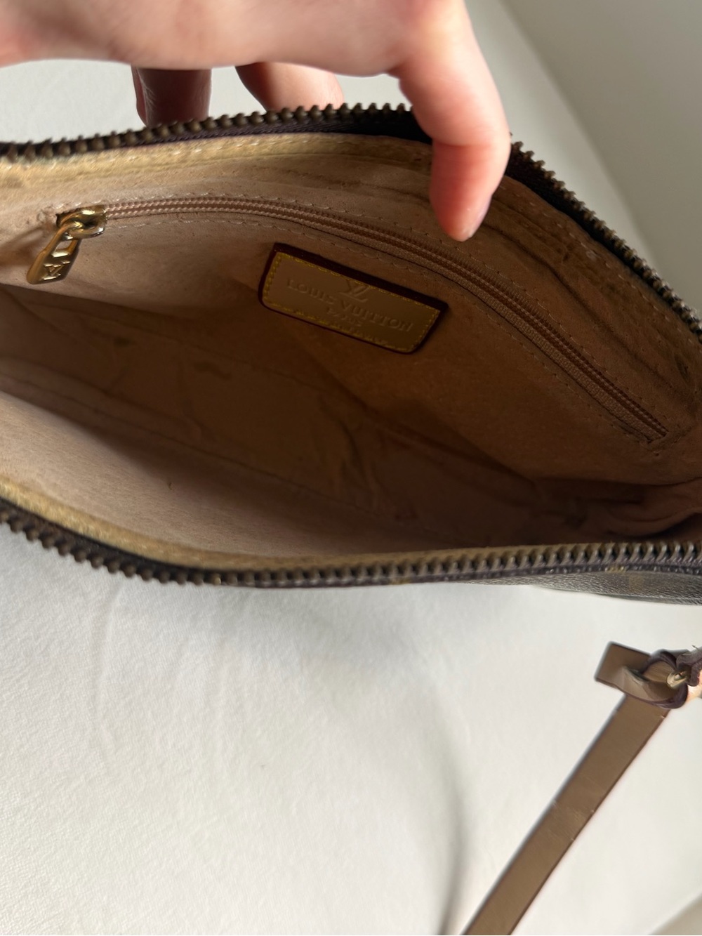 Louis Vuitton Vintage Mini Monogram Pochette - Picture 6 of 7